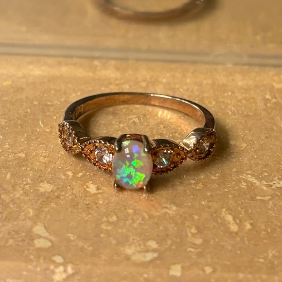 Jewelry - Sterling silver rose gold rink opal center with pink